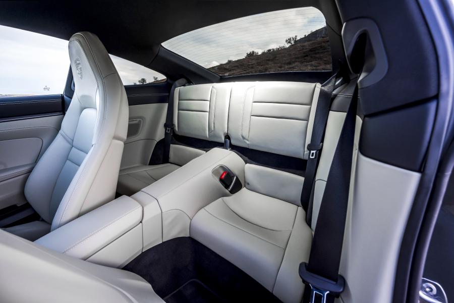 Интерьер Porsche 911 Carrera (992) 2019 года  (UK) (фото 27 из 32)